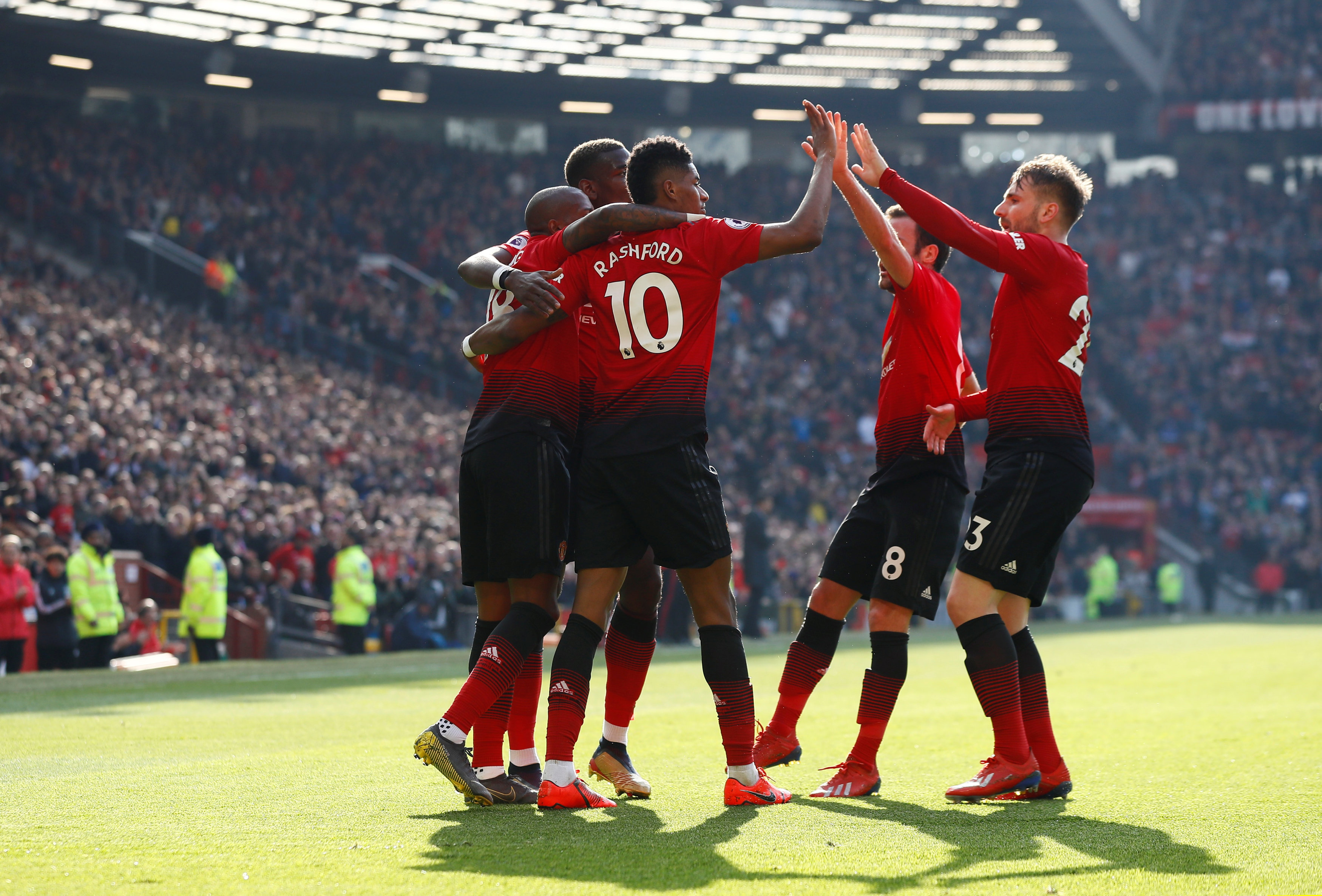 并在关键时 并在关键时